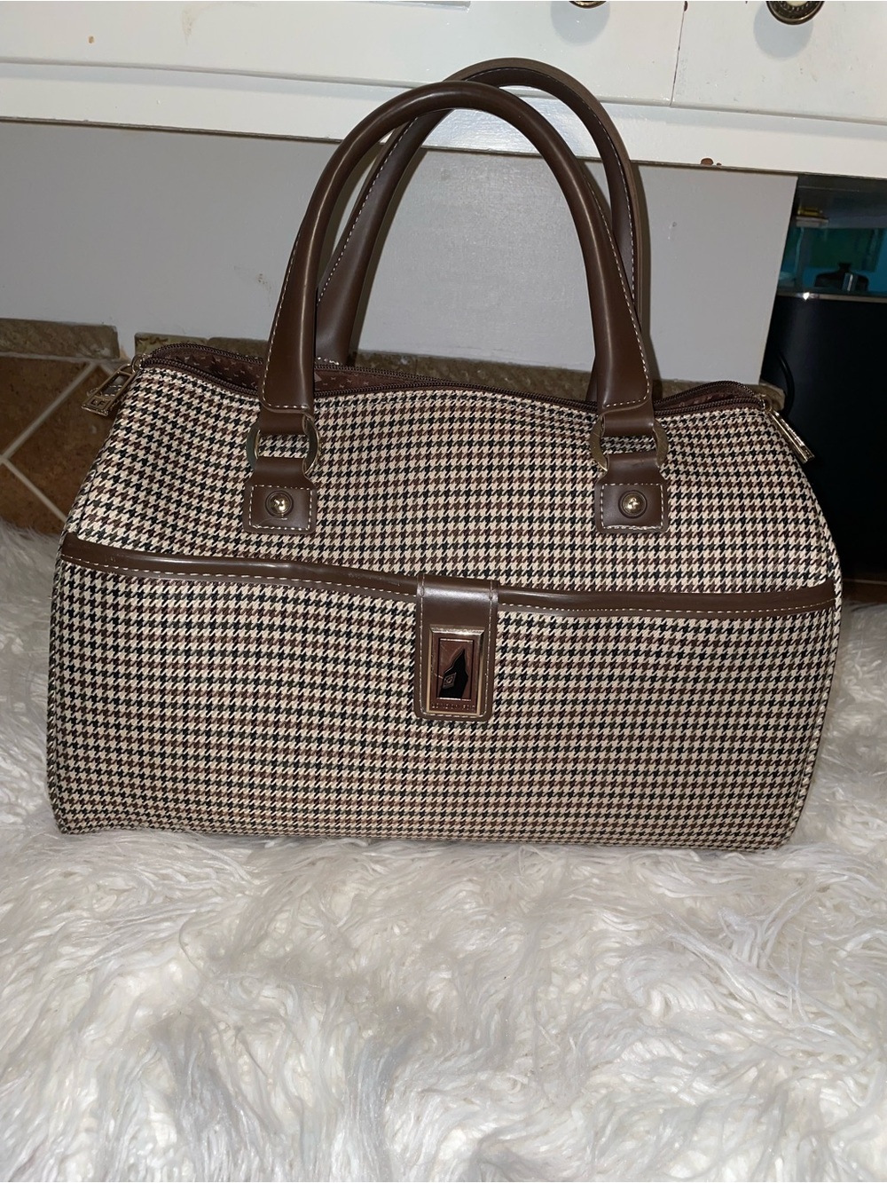 London Fog Brown Houndstooth Duffel Bag with Dark Brown Trim